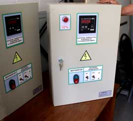 Полуавтоматический шкаф управления температурно-влажностным режимом сушильной камеры.